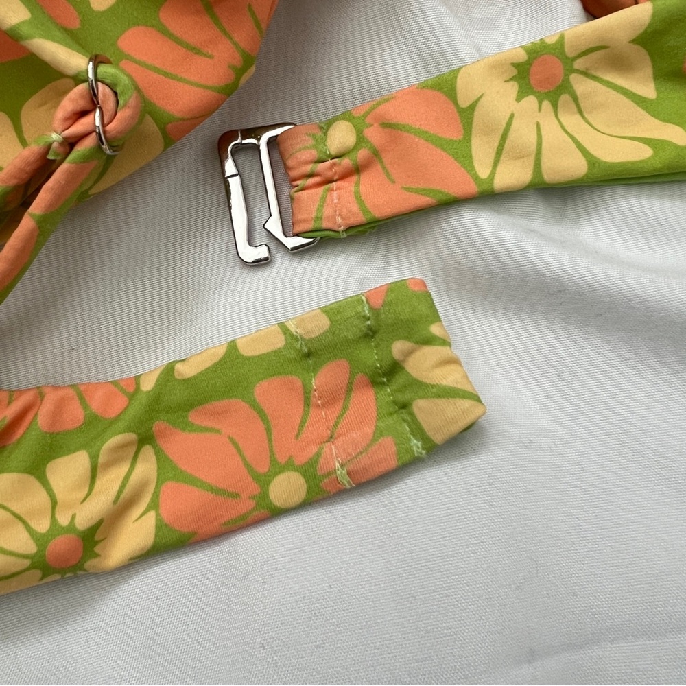 Dippin’ Daisy’s Knotted Bikini Top - Picture 3 of 6
